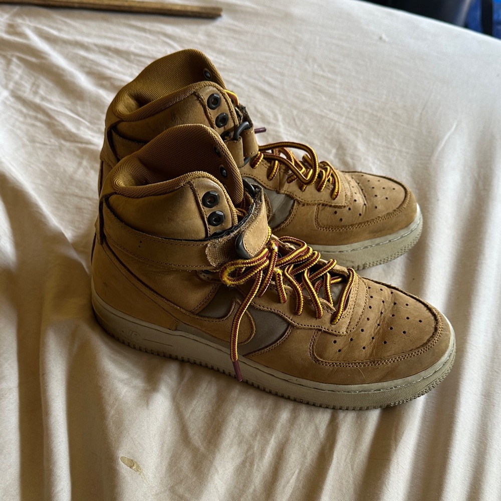 Nike Kids air air force I High tops tan suede